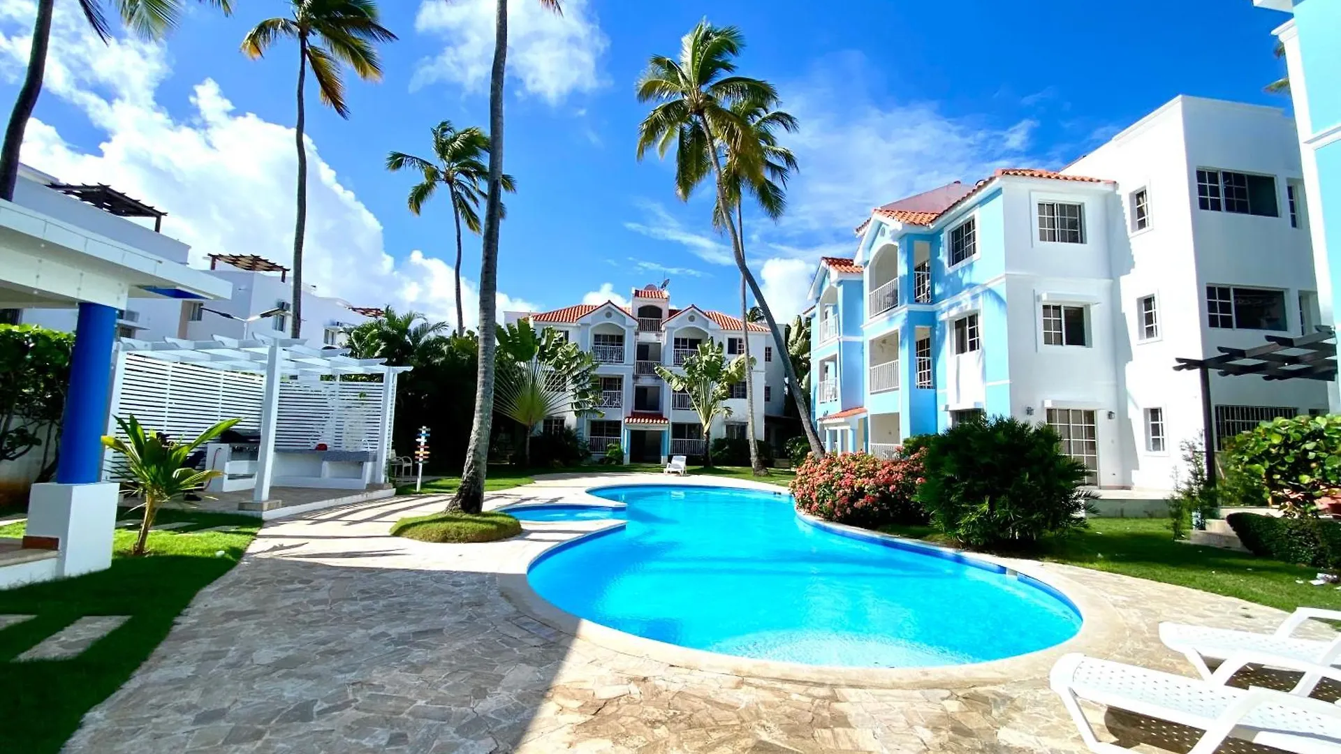Madonna1 Pool Beach Los Corales Arenas De Bavaro Punta Cana