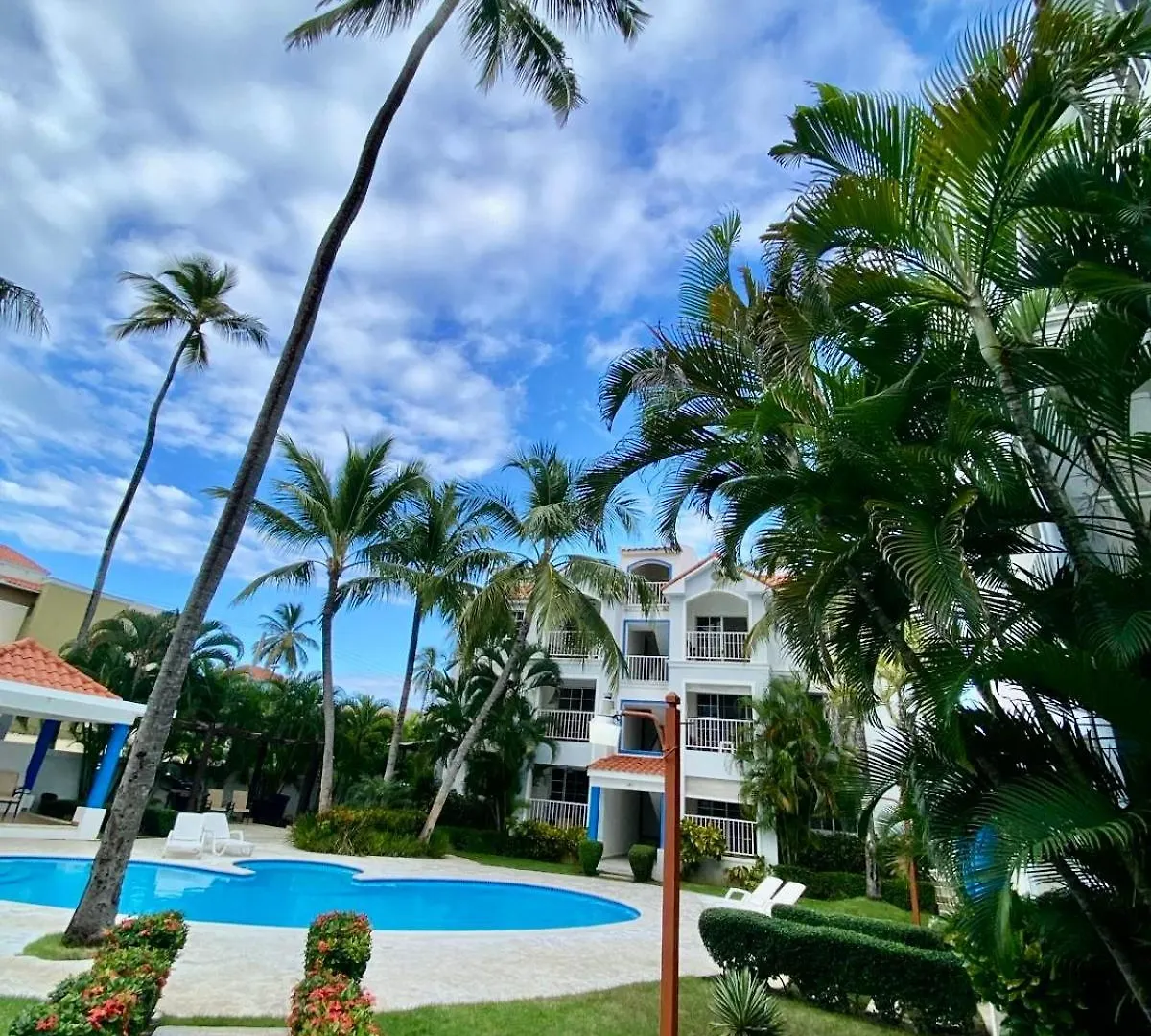 Madonna1 Pool Beach Los Corales Arenas De Bavaro Punta Cana