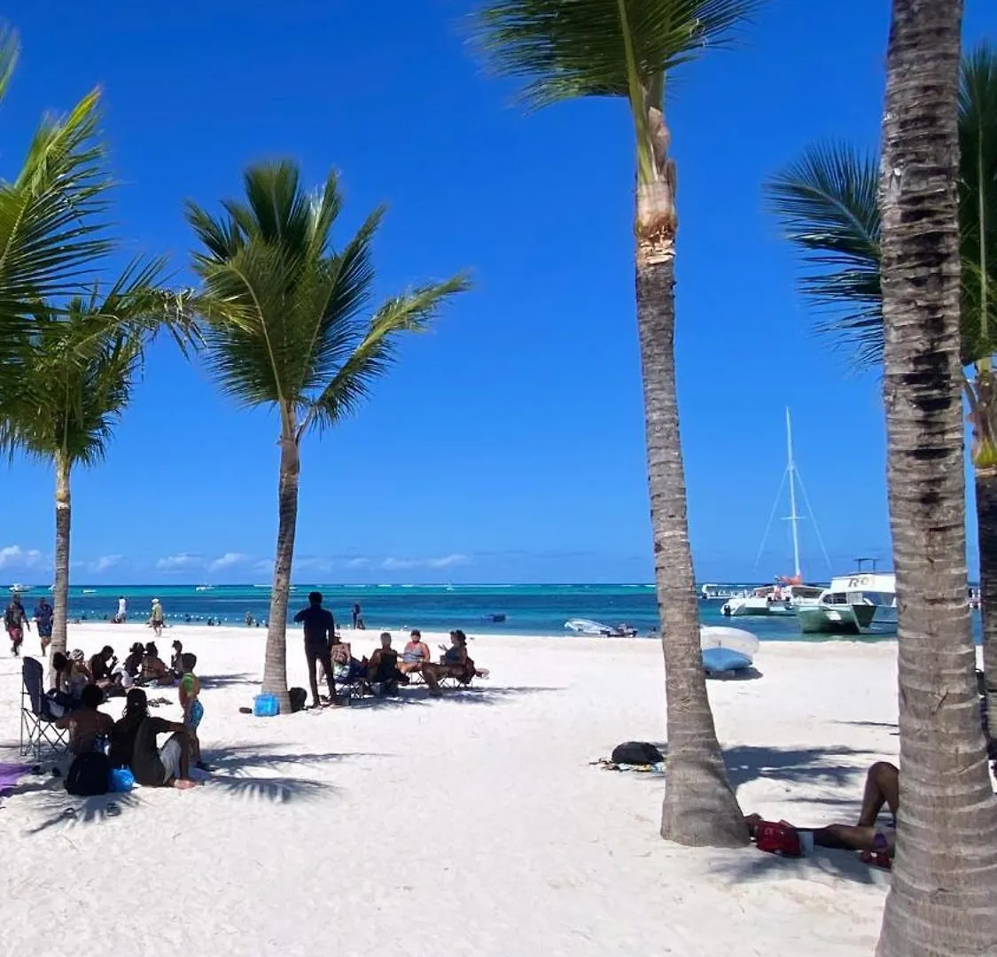 Madonna1 Pool Beach Los Corales Arenas De Bavaro Punta Cana